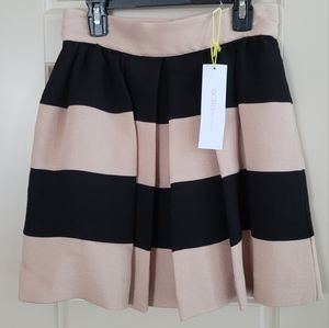 BCBGeneration Women’s Size 2,Lined Pleated A-line Mini Skirt Black & Tan Stripe